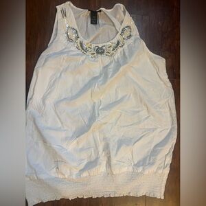 Women’s top sleeveless white 
Lane Bryant size 18-20